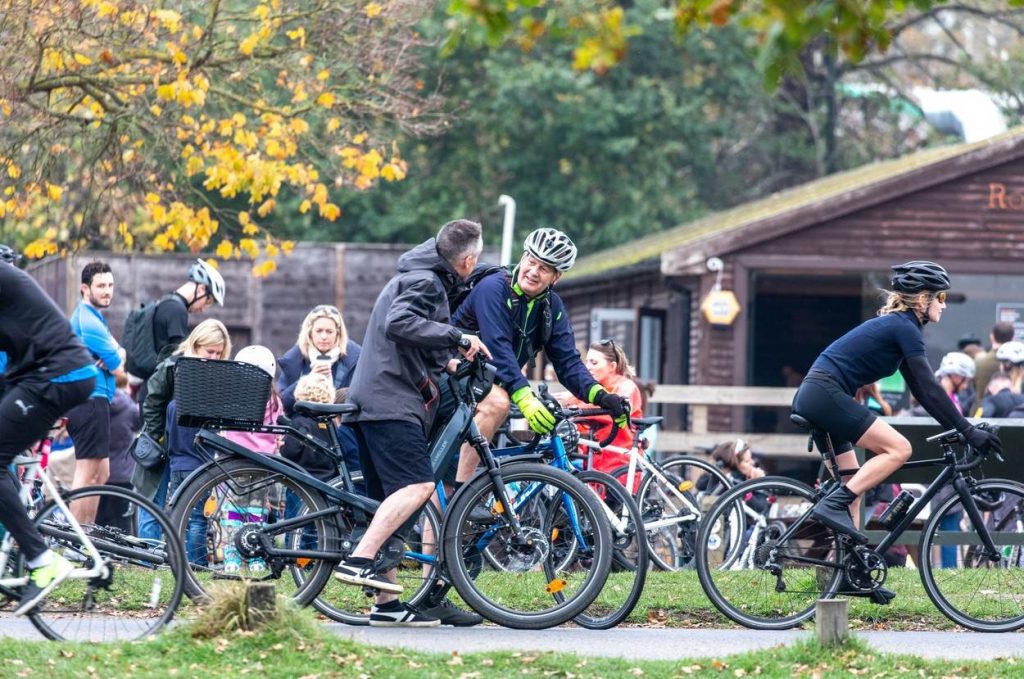 Friends cycling