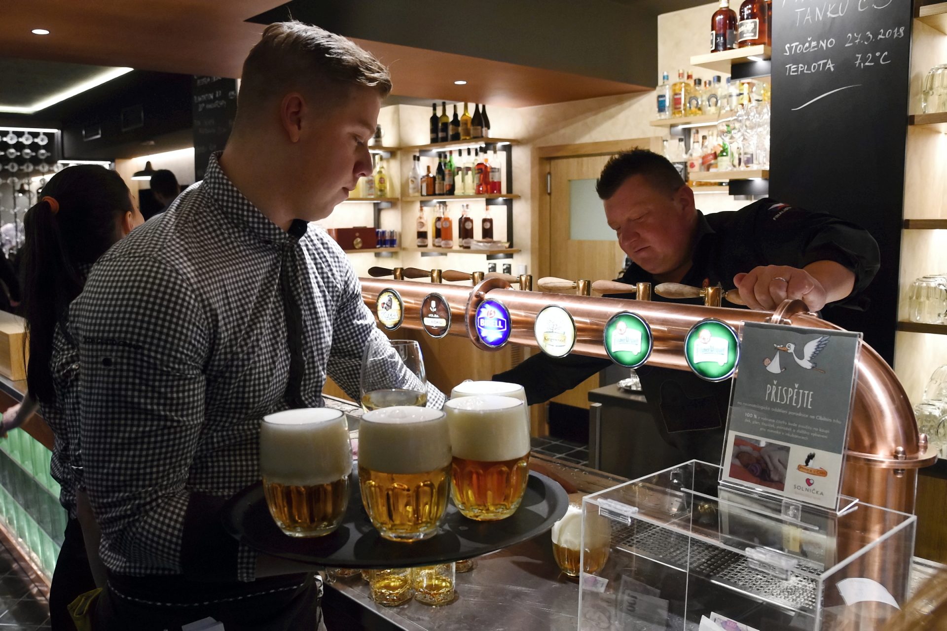 Pivo po cyklistickém tréninku? Lepší je dopřát si vodu nebo speciální regenerační nápoj.