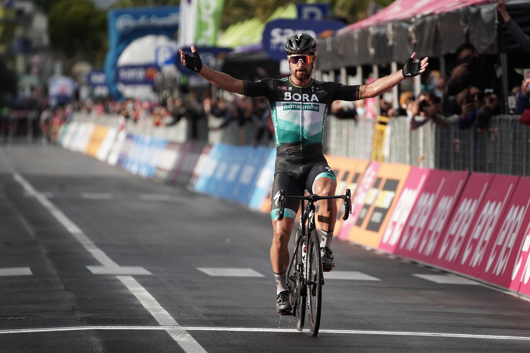 Peter Sagan a jeho jediné vítězství v sezoně 2020 při 10. etapě italského Gira. Foto: profimedia