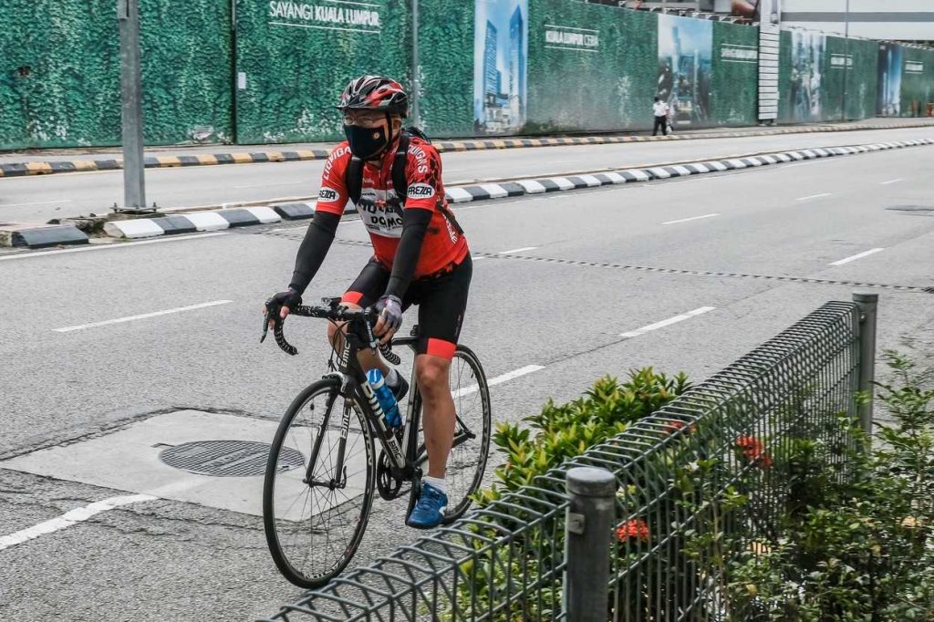 Cycling with a mask