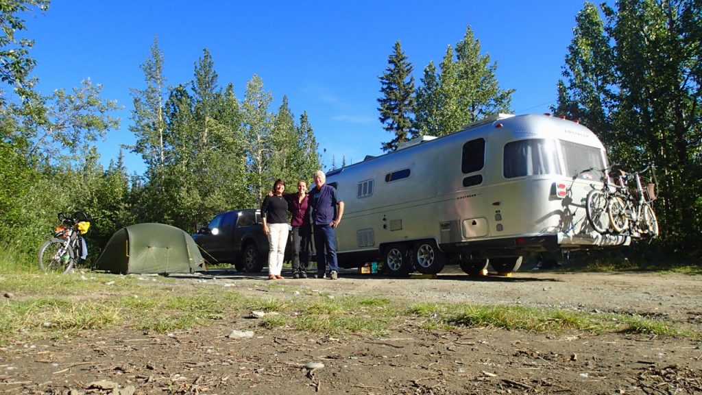 The next day I intensely enjoyed to be back on the bike. I camped together with a couple travelling with a Airstreamer at a beautiful quiet spot at a river.