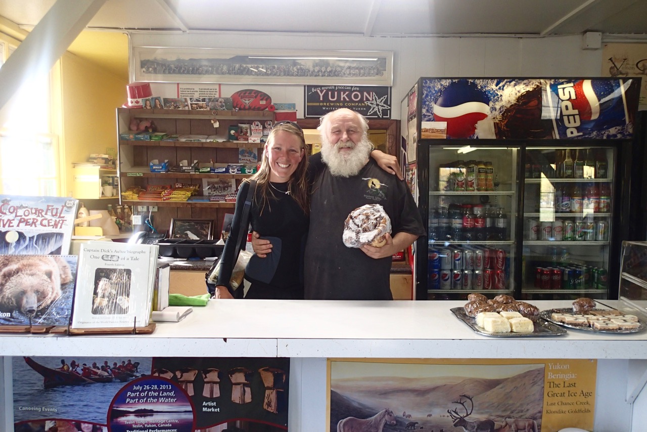 Steve, owner of the Braeburn lodge, just offered me a shower in the middle of a bikeway.