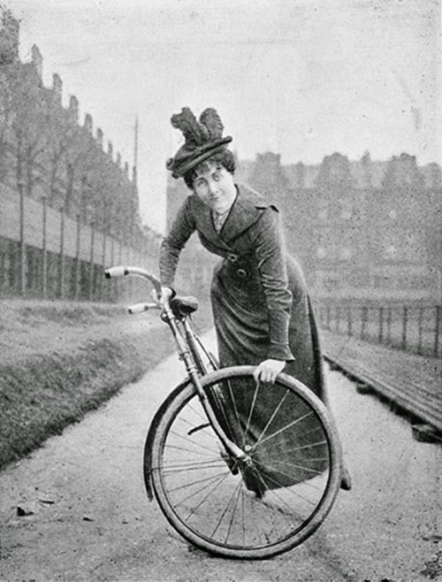 Stunt Bikers from 100 Years Ago (3)