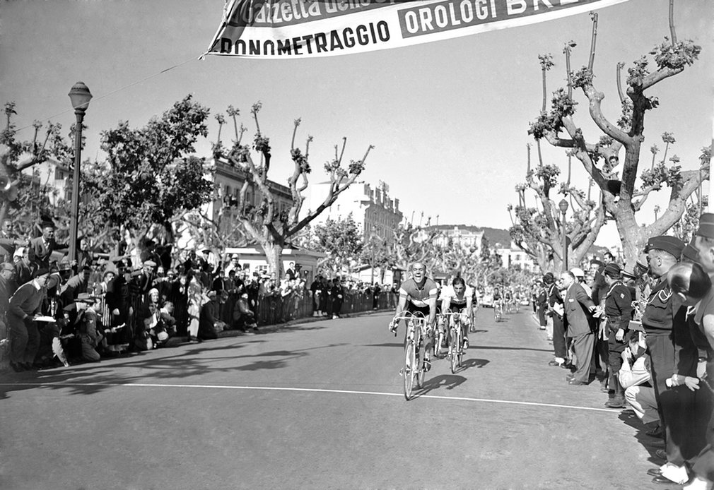 Fiorenzo Magni wins a stage 1955.
