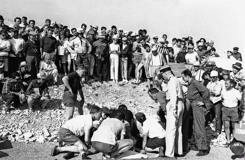 In 1967, Tom Simpson was wearing the Yellow Jersey when he headed up the Mount Ventoux in the 13th stage. He collapsed shortly before reaching the summit and died on the spot. It is thought that a performance-enhancing mix of alcohol and amphetamines caused the tragedy.
